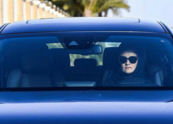 Arabia Saudita levantó el domingo su prohibición a que las mujeres conduzcan