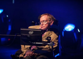 La voz de Stephen Hawking se transmitirá a un agujero negro en el espacio