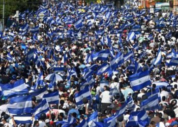 Miles de nicaragüenses marcharon  en una muestra de apoyo a obispos acusados