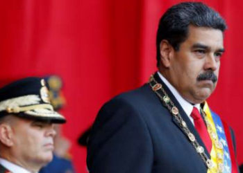 El presidente venezolano, Nicolás Maduro, eludió un aparente intento de asesinato