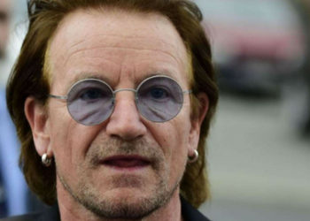 El líder de U2, Bono, se vio obligado a cancelar un concierto de Berlín, luego de perder su voz