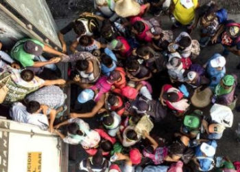 Oficiales mexicanos impidieron que una caravana centroamericana avanzara hacia Estados Unidos