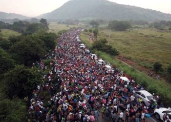 La caravana de migrantes de América Central enfrentó una situación desesperada el viernes