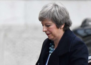 Theresa May confirmó que crucial voto de los Comunes sobre acuerdo con Brexit se ha retrasado