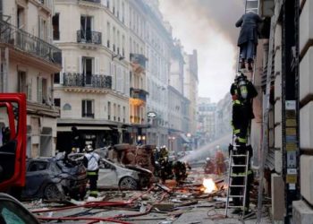 Explosión de ‘fuga de gas’ golpea a la capital francesa dejando 20 heridos