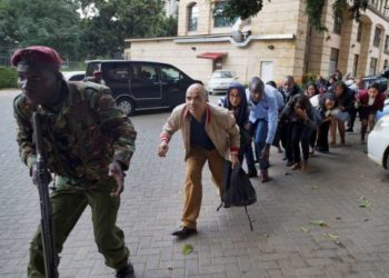 El presidente de Kenia dice que 14 personas inocentes murieron en el ataque del martes