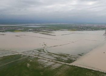 Irán dijo el sábado que enfrenta una emergencia en una provincia amenazada por inundaciones