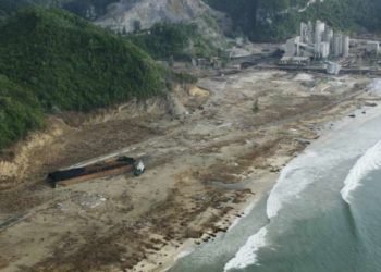 Inundaciones  en Papúa Indonesia, mataron al menos a 58 personas