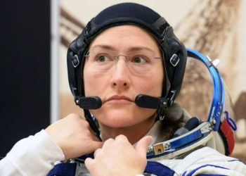 La astronauta, Christina Koch, tendrá como misión establecer un tiempo récord en el espacio