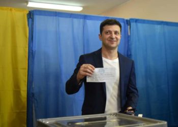 El comediante Volodymyr Zelensky ha sido elegido presidente de Ucrania