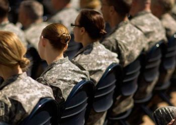 El Pentágono dice que los informes de agresiones sexuales militares aumentaron en un 13%