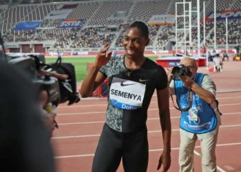 Caster Semenya ganó los 800 metros en la reunión de la Liga Diamante de Doha el viernes