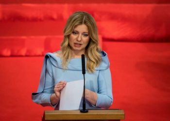 La abogada ambientalista  Zuzana Caputova fue juramentada el sábado como la primera mujer presidenta de Eslovaquia