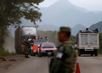 En el sur de México,  interceptan cuatro camiones  con alrededor de 800 migrantes