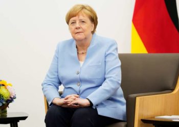 La canciller alemana, Angela Merkel, llegó el viernes a la reunión del G20  en medio de temores por su salud