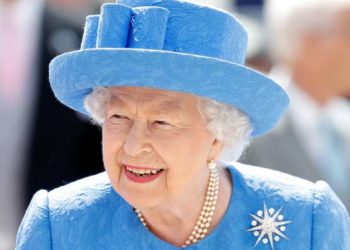 La Reina Isabel II  junto líderes mundiales conmemora el 75 aniversario del Día D