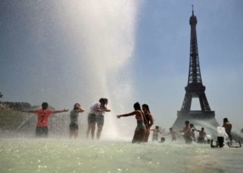 Altas temperaturas en Europa central obligan a conductores reducir velocidad