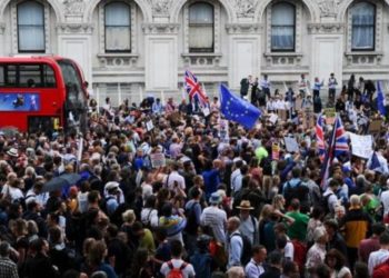 Manifestaciones en todo el Reino Unido contra la decisión de Boris Johnson de suspender el Parlamento