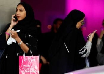 Arabia Saudita permitirá a las mujeres viajar,  sin la aprobación de un “tutor” masculino