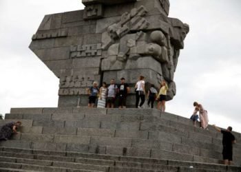 Una batalla de la Segunda Guerra Mundial agita la campaña electoral nacional de Polonia