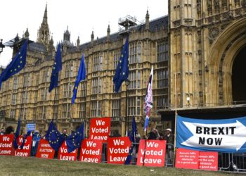 Lores aprueban proyecto de ley para evitar que UK abandone la Unión Europea  sin un acuerdo