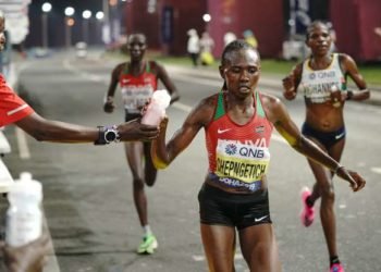 Atletas del campeonato mundial se quejan del sofocante calor de Qatar