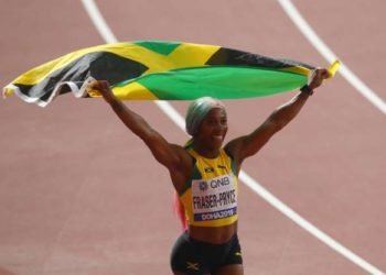 Shelly-Ann Fraser-Pryce, de Jamaica, se convierte en la primera persona en ganar cuatro medallas de oro