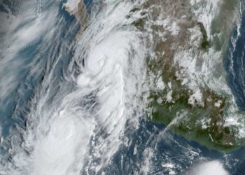 El huracán Lorenzo traerá olas de 70 pies de altura  a Azores