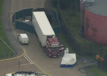 39 personas fueron encontradas muertas en un gran camión de carga, la madrugada del miércoles