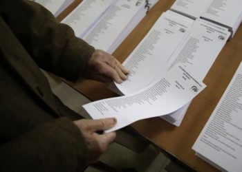 Los españoles fueron a las urnas el domingo, en una lucha  entre izquierda y derecha