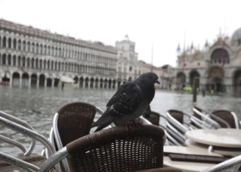 Venecia fue golpeada el domingo por una marea excepcional récord