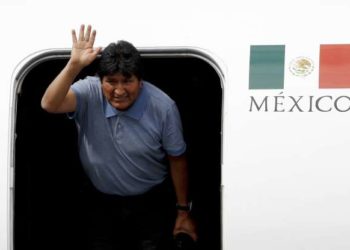 Evo Morales viajó al exilio en México el martes
