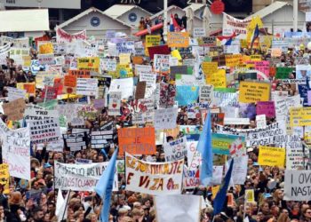 Miles de maestros  se manifestaron el lunes en Croacia,   por  aumentos salarial