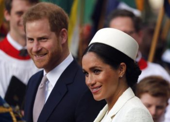 El príncipe Harry y su esposa Meghan ya no usarán los títulos de “alteza real”