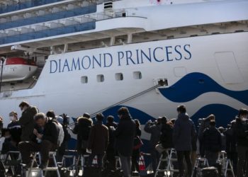 Japón confirma 39 nuevos casos de virus, 174 en total en crucero