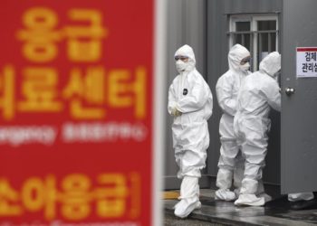 Lucha global contra el virus a medida que los casos se multiplican fuera de China