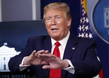 Trump promete “suspender la inmigración”, cita salud