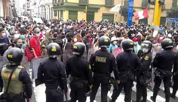 Presidente de Perú, Merino, renuncia tras represión mortal contra manifestantes