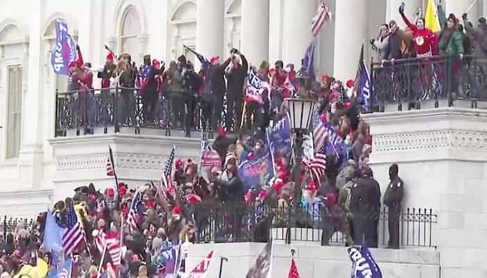 Manifestantes pro Trump asaltan Capitolio de EE. UU.