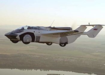 Primer automóvil volador completa vuelo de prueba