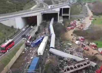 Choque de trenes en Grecia deja al menos 36 muertos y decenas de heridos