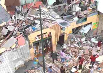 Poderoso sismo golpea a Ecuador y Perú