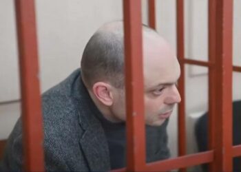 Tribunal ruso condena a crítico de Putin: Vladimir Kara-Murza