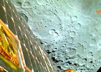 Chandrayaan-3 de India entra con éxito en órbita lunar