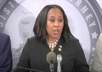 Georgia acusa al expresidente Donald Trump y aliados de interferencia electoral