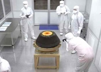 Nave OSIRIS-REx trae exitosamente muestra de un asteroide a la Tierra