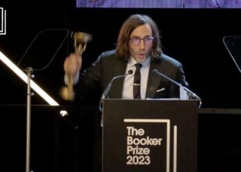 “Prophet Song” gana el premio Booker 2023 por una inquietante historia sobre el colapso social