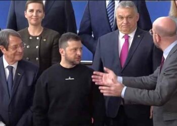 La Unión Europea acuerda iniciar conversaciones de adhesión con Ucrania