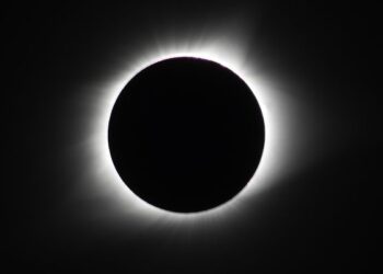 Un espectáculo cósmico: eclipse solar total de 2024 en toda América del Norte