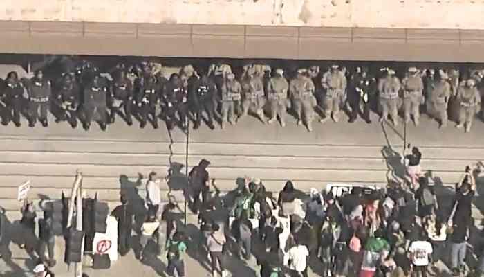 Protesta en Los Ángeles provoca enfrentamiento federal y estatal por inmigración y despliegue militar